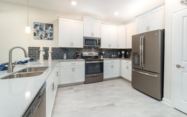 Tr_531r Champions 8 Bedroom Home