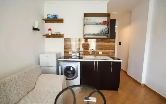 Tirent Apartment-Beachfront Studio at Shkembi i Kavajes