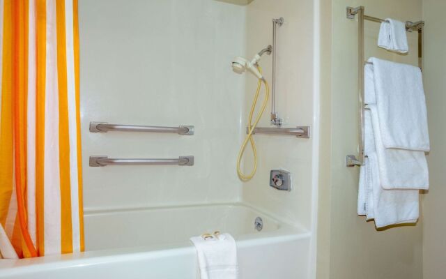 La Quinta Inn & Suites Springdale