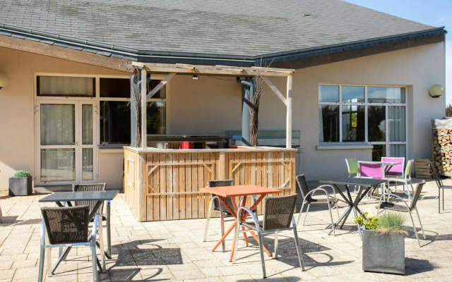 Logis Hôtel Au Chêne Vert