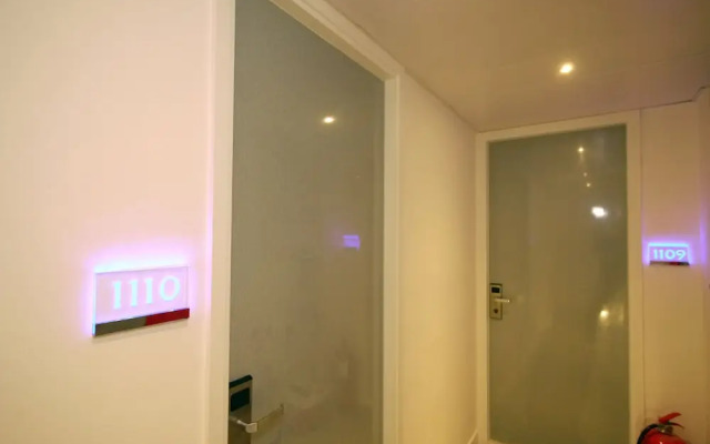 Panda's Hostel - Stylish