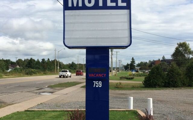 Trunk Road Motel