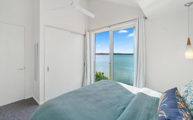 Harbour View - Westmere Holiday Apartment