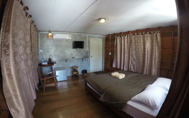 Stay With Me Guesthouse