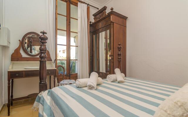 VILLA CASA BELTRAN - Beautiful house a few meters from the beach in Port de Pollença. Free WIFI.