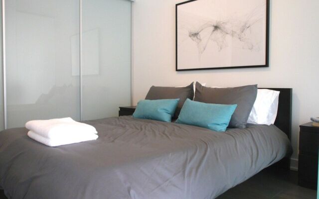 Stunning 1BR Condo in Popular King West