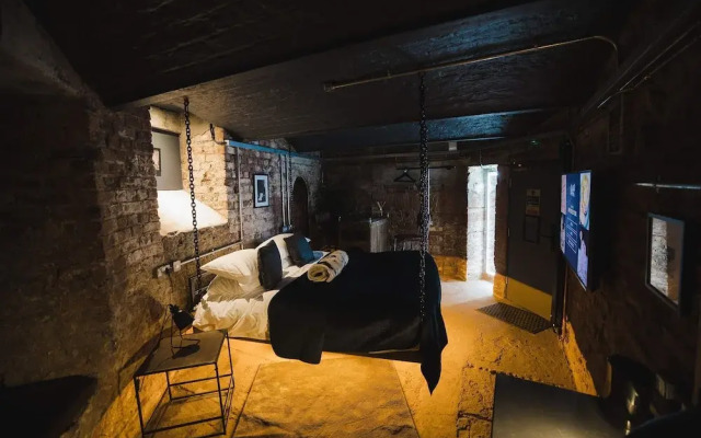 Impossible Motel