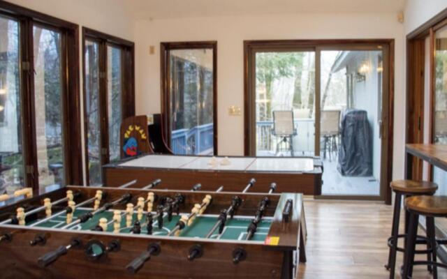 Sun-filled Gem Packed with Amenities