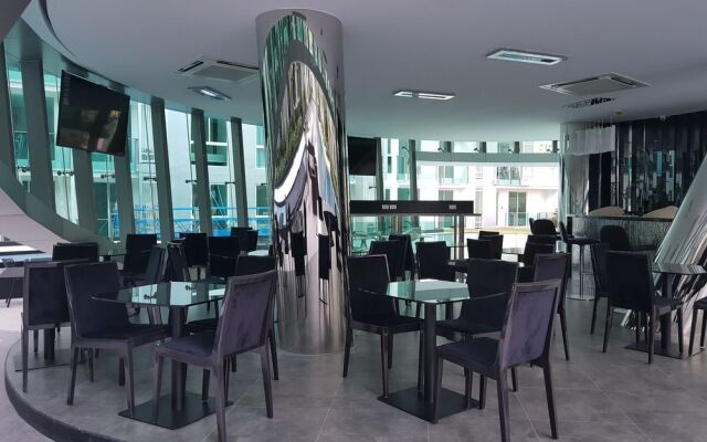 City Center Residence 1BR Pool View A306