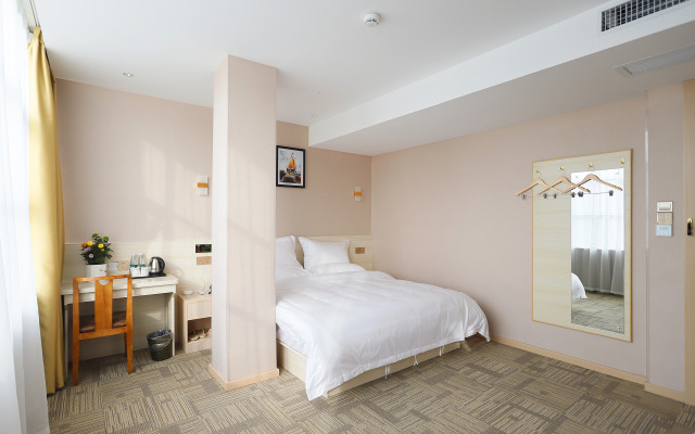 Wuhan Good Time Hotel (Tianhe Airport Hengdian Subway Station)