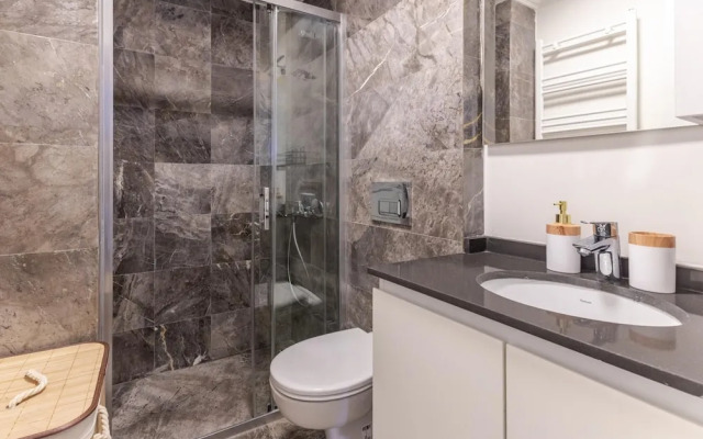 Sleek Flat 6 min to Istiklal Ave in Beyoglu