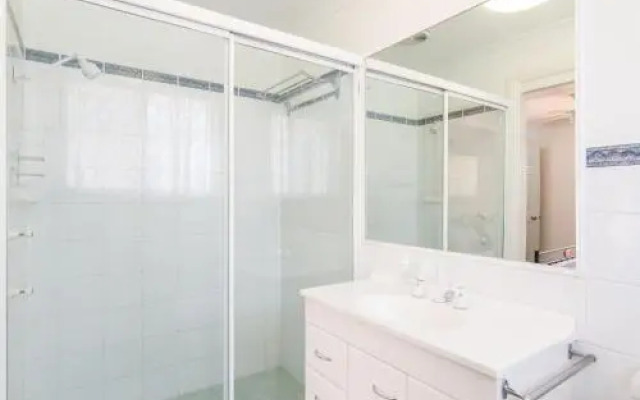 1/54 Parkes, Airconditioned