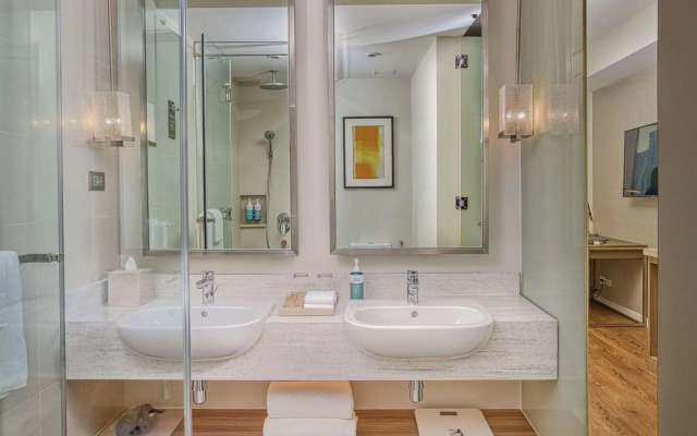 Novotel Suites Manila at Acqua