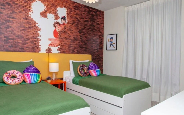 4577 Stunning 7BD Home