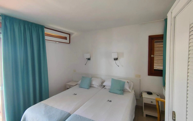 Apartamentos El Paseo