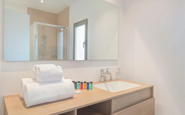 Bentor 3-1 PENTHOUSE JACUZZI POOL VIEW 3B