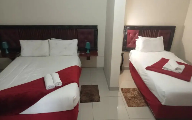 Emampingeni Lodge