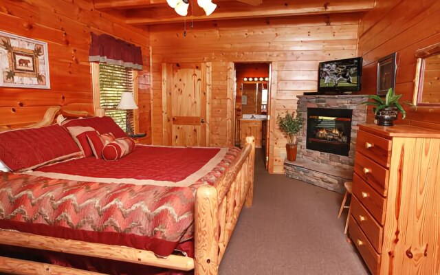 Hullabaloo - Four Bedroom Cabin