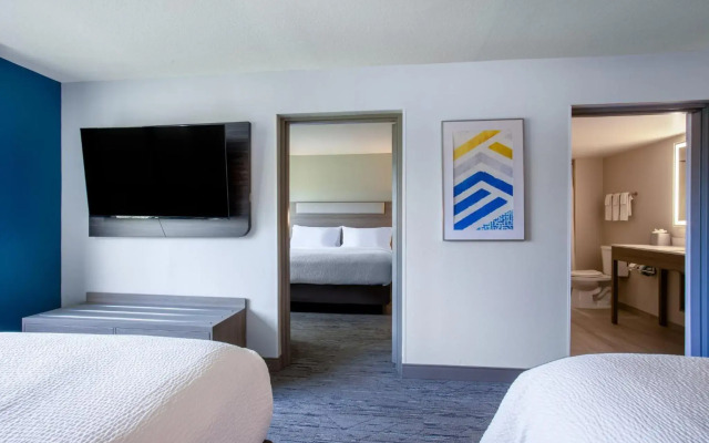Holiday Inn Express & Suites Bradenton East-Lakewood Ranch by IHG