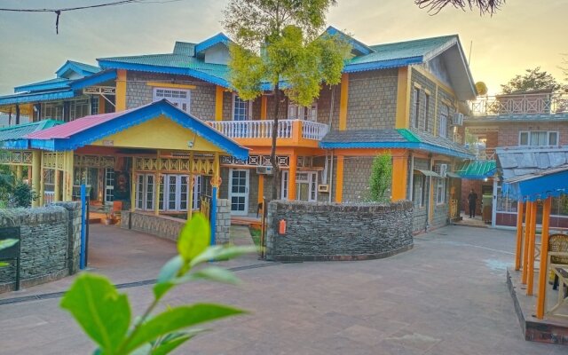 Fabhotel Royal Green Buds