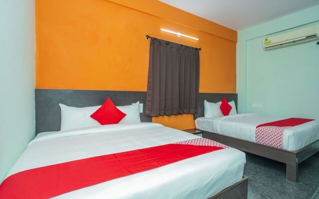 Oyo 18265 Golden Keys