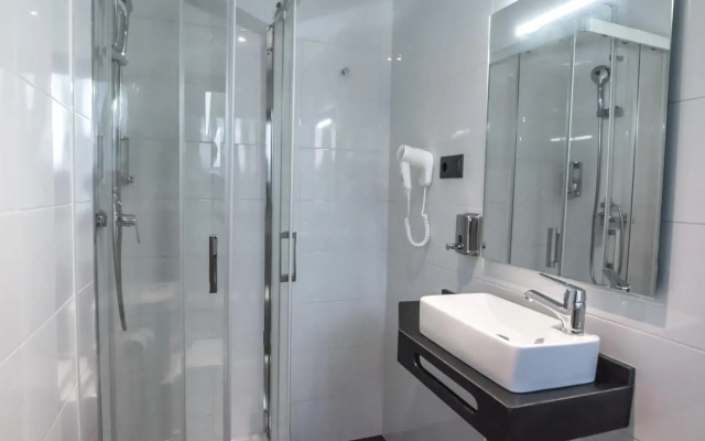 DAOS Suites Terrace Marbella