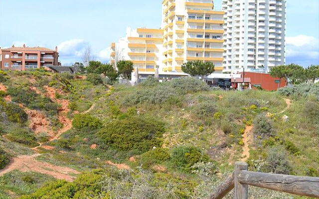 RH 3 Castelos Rocha Beach Apartment