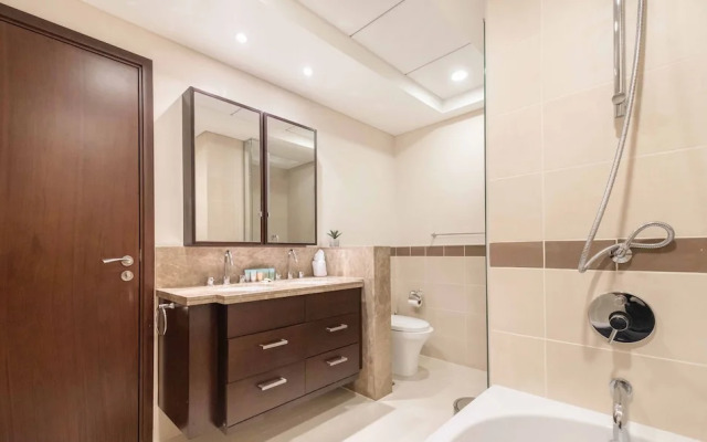 LUX The Downtown Blvd Suite