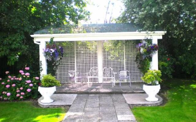 Templemore Arms Hotel