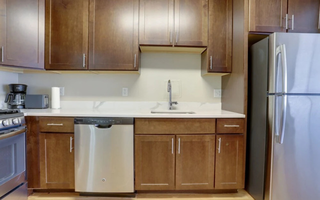 Amazing Br2 Bedroom Condo at Arlington