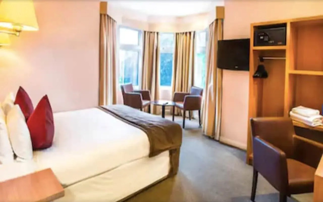 Luton Hotel