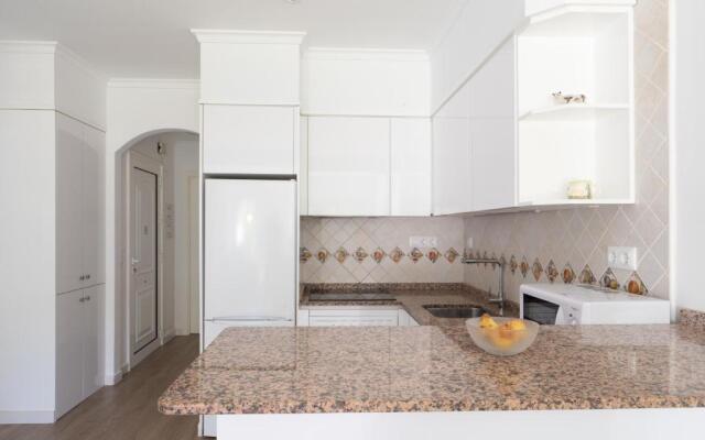 House In Private Urbanization