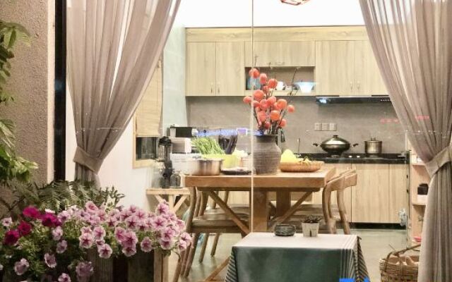 Yuehu Lakeview Guesthouse