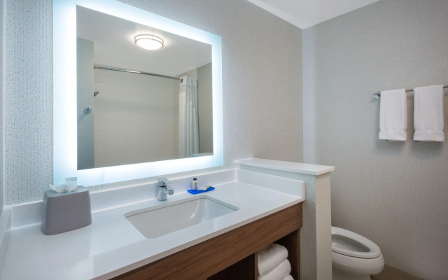 Holiday Inn Express & Suites Chico by IHG