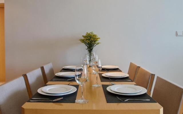 4 Season Apartments
