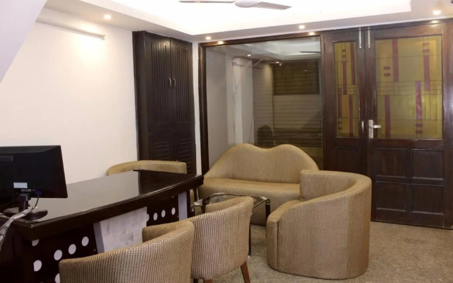 FabHotel Blueberry Hauz Khaz