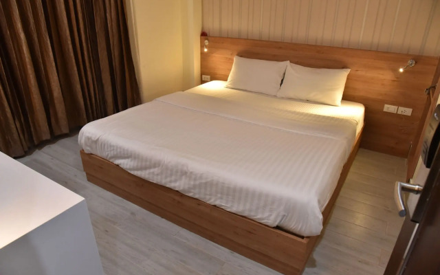 Rose Nana Hotel