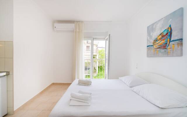 Studio Apartments Near Center 7