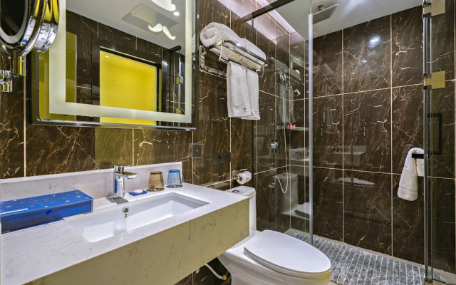 CHEERMAY HOTELS (Guangzhou Pazhou Exhibition Center Chigang Metro Station)