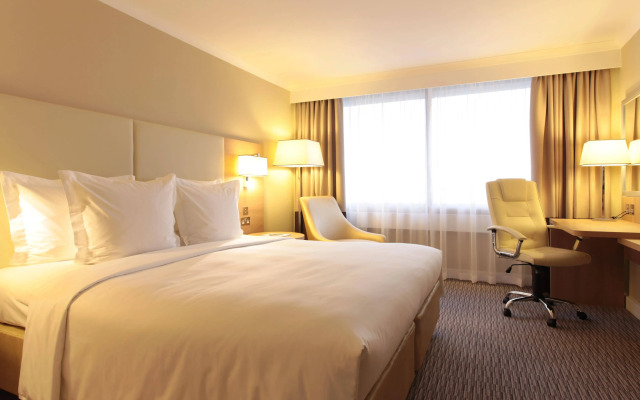 Renaissance London Heathrow Hotel