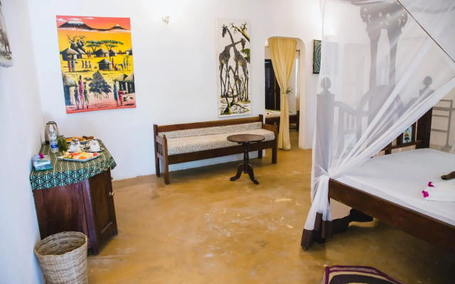 Moonshine Uroa Boutique Hotel
