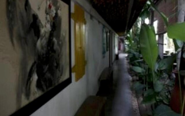 Flores Gallery Hotel