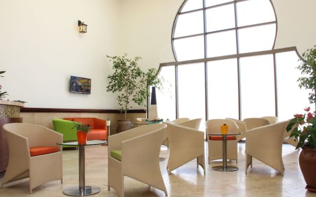Lagoon Hotel & Resort