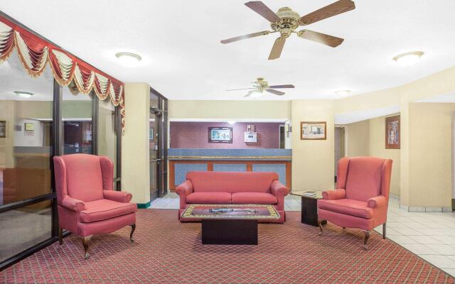 Super 8 by Wyndham Bulls Gap Greeneville Area