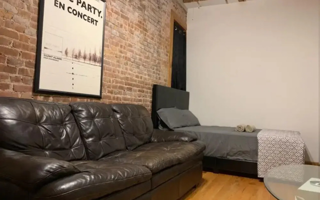 Manhattan Private Bedroom Hostel