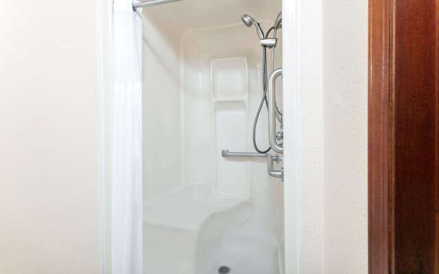 Days Inn by Wyndham Maumee/Toledo