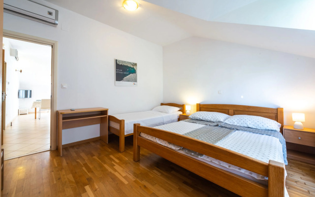 Francesca Guesthouse