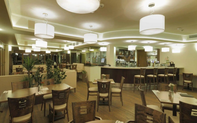 Esmarin Wellness Hotel