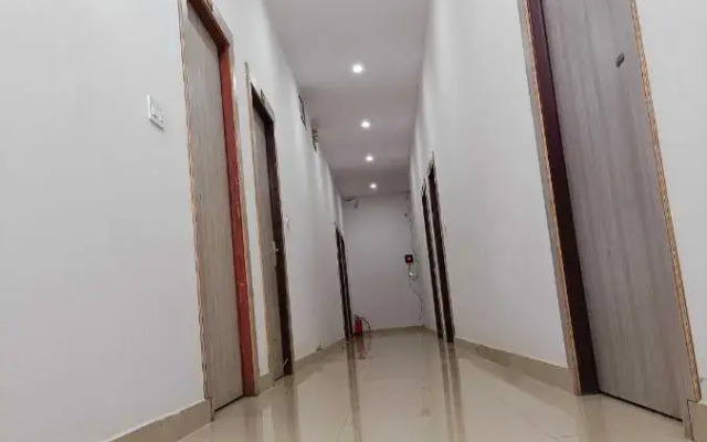 OYO 70092 Hotel Maharaja