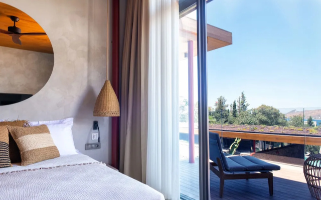 Birdcage 33 Hotel